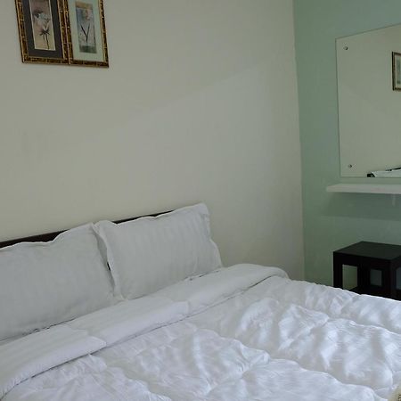 Hotel Aspen Residencia Chonburi Exterior foto
