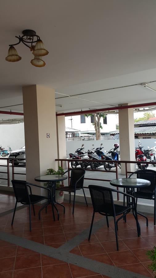 Hotel Aspen Residencia Chonburi Exterior foto