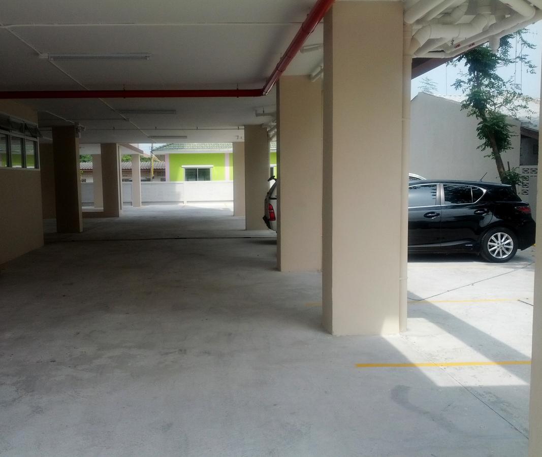 Hotel Aspen Residencia Chonburi Exterior foto